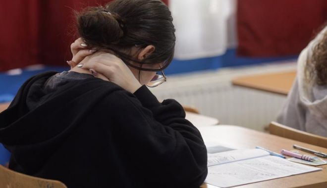 Profesoară concediată după ce le-a spus elevilor că vor ajunge „niște ratați” dacă nu fac meditații cu ea