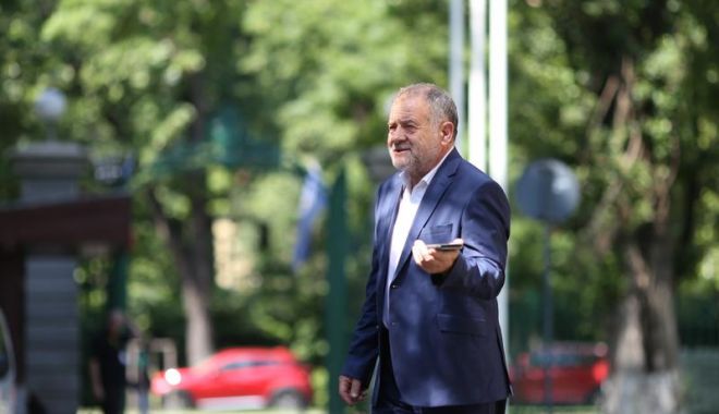 Omul de afaceri care i-a dat lui Buzatu geanta cu bani spune că nu l-a denunţat pe acesta