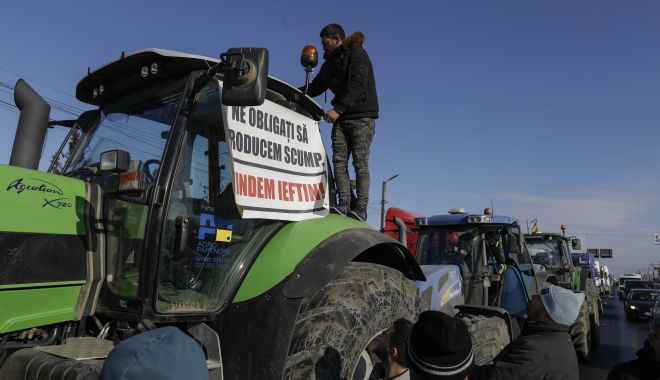 Fermierii care protestează în stradă au început negocierile cu ministrul Agriculturii