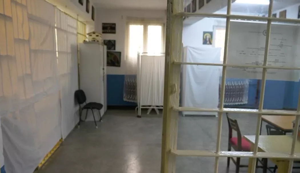 Polițiștii din Alba, cercetați pentru neglijență în serviciu după sinuciderea femeii aflate în arest