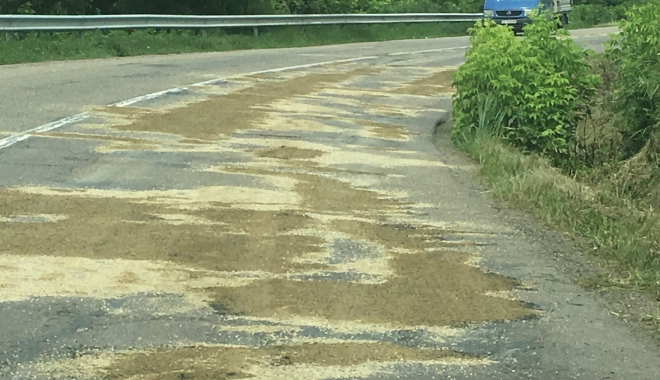 MAȘINĂ AVARIATĂ DIN CAUZA UNEI GROPI / 2000 DE EURO DESPĂGUBIRE - image85-1468416601.jpg