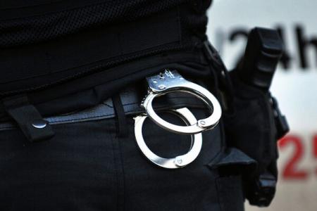 Doi indivizi, ARESTAȚI pentru că au agresat un polițist care i-a oprit în trafic - imageresize-1405337835.jpg