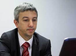 Dan Diaconescu candidează pe același colegiu cu Victor Ponta - images1-1351718626.jpg