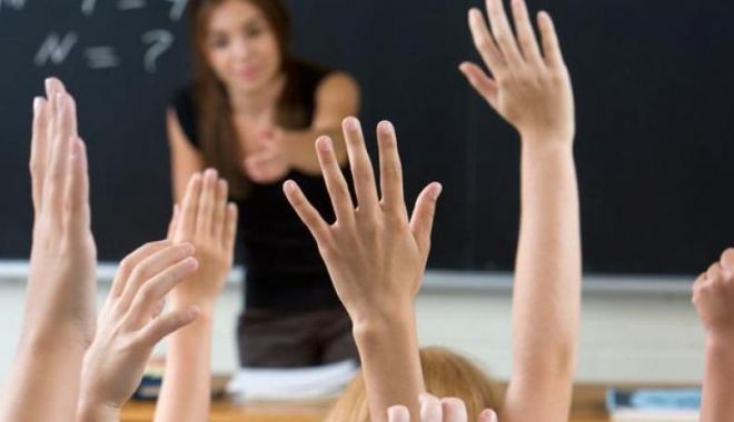 Salariile profesorilor, majorate de la 1 ianuarie 2020. Anunțul lui Orban - imagesprofesori-1576240951.jpg