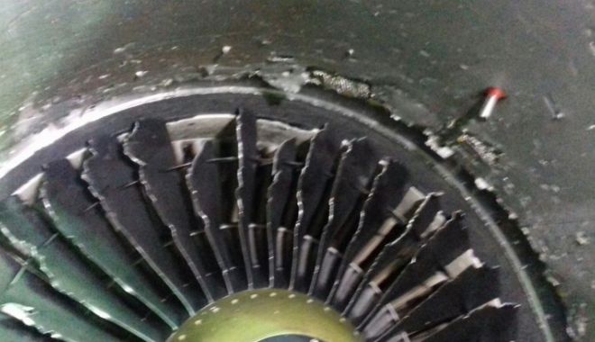 Imagini șocante cu motorul aeronavei Blue Air. Verdict probabil: Impact cu o pasăre - imaginemotorblueaircljotp9909630-1522658954.jpg