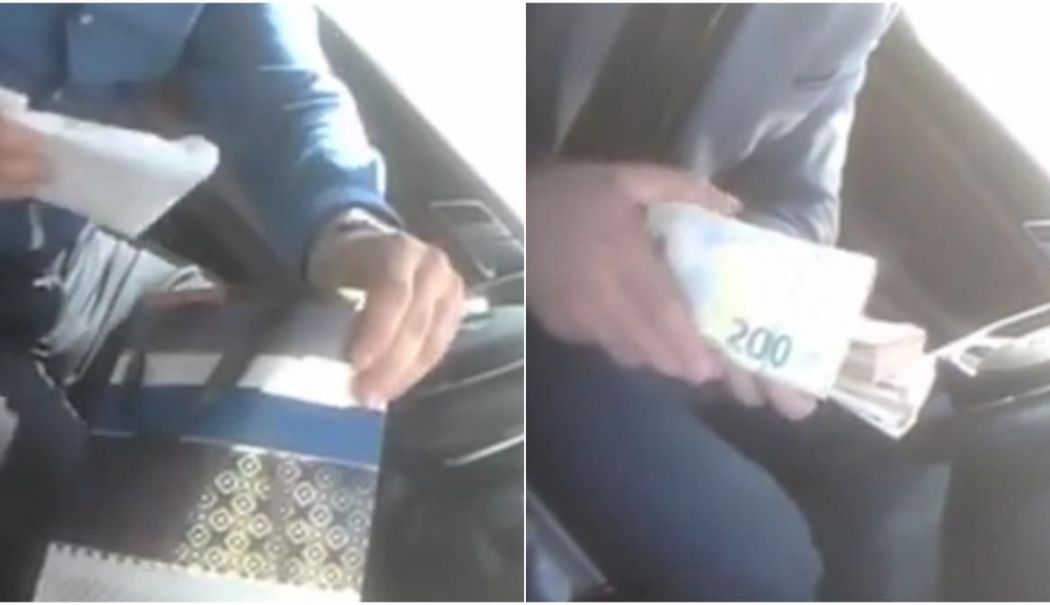 Au apărut filmările cu șpăgile de milioane de euro din Portul Constanța - imagini-pungi-bani-1740479065.jpg