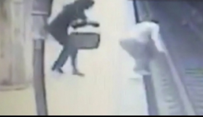 Primele imagini cu momentul crimei de la metrou. VIDEO ȘOCANT surprinse de camerele de supraveghere - imaginisocantemomentulcrimei2356-1513194262.jpg