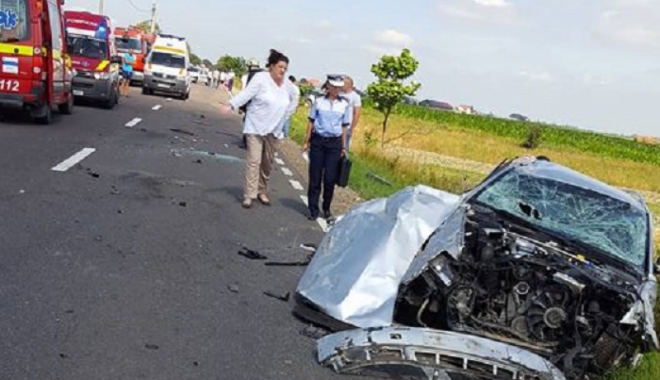 ACCIDENT RUTIER CUMPLIT /  Fetiță de trei ani în comă de gradul 4, tatăl mort, mama în stare critică - img-1499600284.jpg