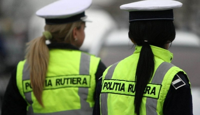 O polițistă i-a luat permisul unui șofer și, cu actul în mână, l-a amendat că nu-l are - img-1511871786.jpg
