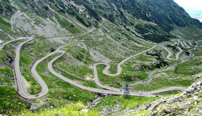 Transfăgărașul este blocat pe sensul de urcare, din cauza căderilor de pietre de pe versanți - img-1532369479.jpg
