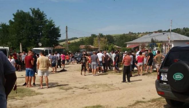 Șoferul care a intrat cu mașina într-un grup de copii, în parc, reținut! - img-1534418912.jpg
