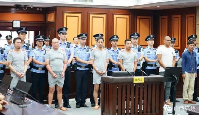 Cinci asasini s-au angajat unul pe celălalt să comită o crimă, dar s-au turnat la poliție - img-1572170415.jpg