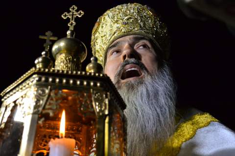 Lumina Învierii la malul Mării Negre - img-1587220409.jpg