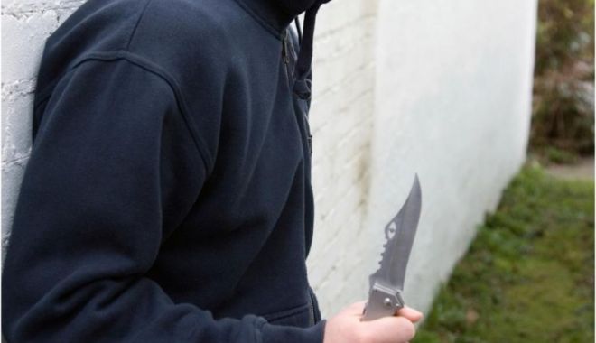 Adolescent de 15 ani înjunghiat pe o stradă din Castelu - img-1682438415.jpg