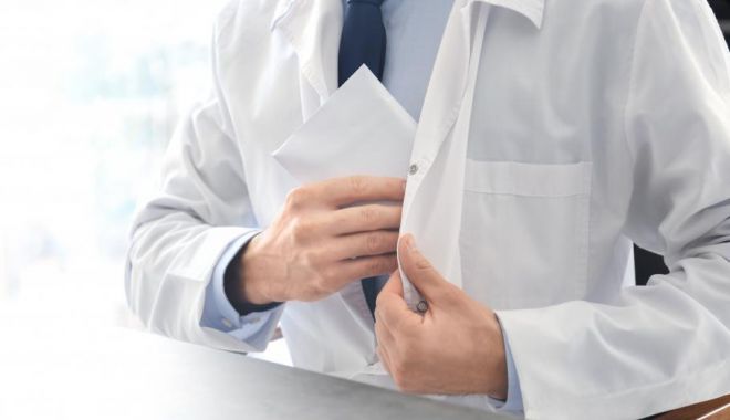 Medic şef de secţie acuzat de luare de mită. Ar fi primit bani, produse alimentare şi nealimentare - img-1698333385.jpg