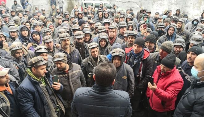 Minerii din Valea Jiului anunţă proteste, nemulţumiţi de noua lege a pensiilor - img-1700056186.jpg