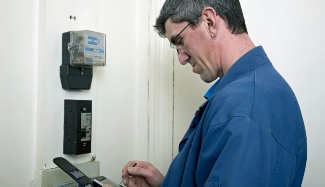ANRE verifică furnizorii acuzați că au crescut prețurile la energie și gaze pentru a cere bani mai mulți de la stat