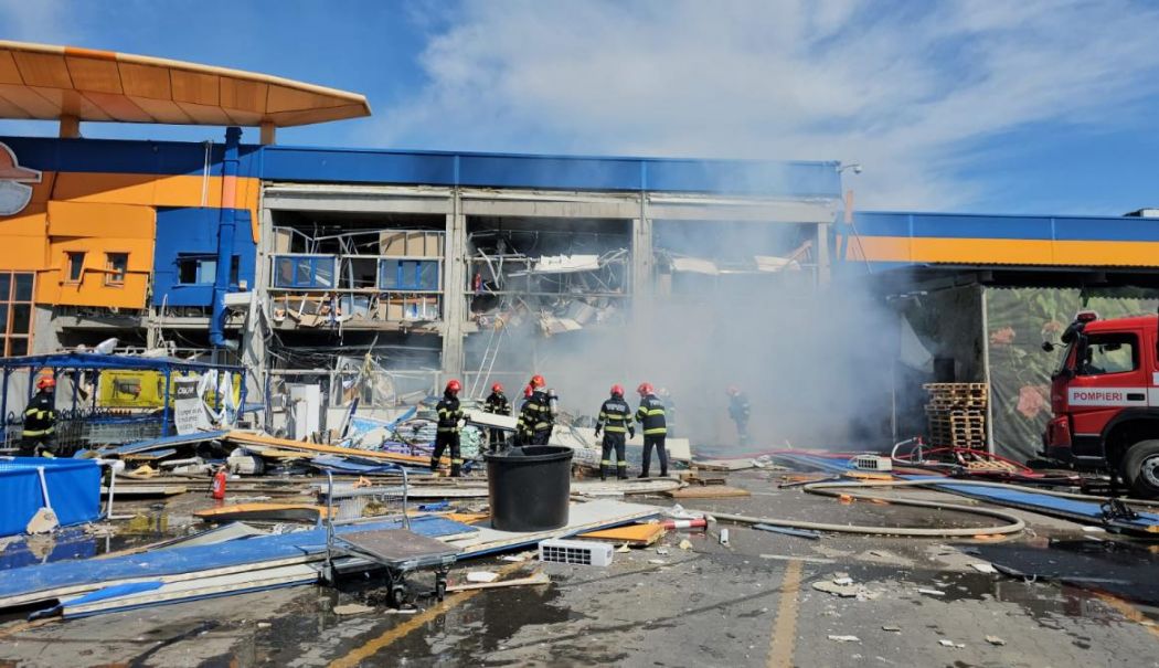 UPDATE. Explozie puternică la un cunoscut magazin de bricolaj. VICTIME CU ARSURI! A fost activat Planul Roșu de intervenție - img-1717746324.jpg