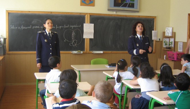 Copii, alegeți-vă cu grijă prietenii. Evitați-i pe cei violenți! - img0009-1371126493.jpg