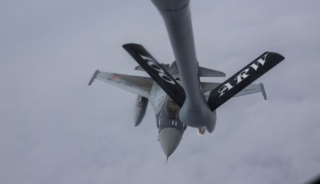 Galerie foto. Misiuni de realimentare în aer a aeronavelor F-16 Fighting Falcon - img0268-1552481603.jpg