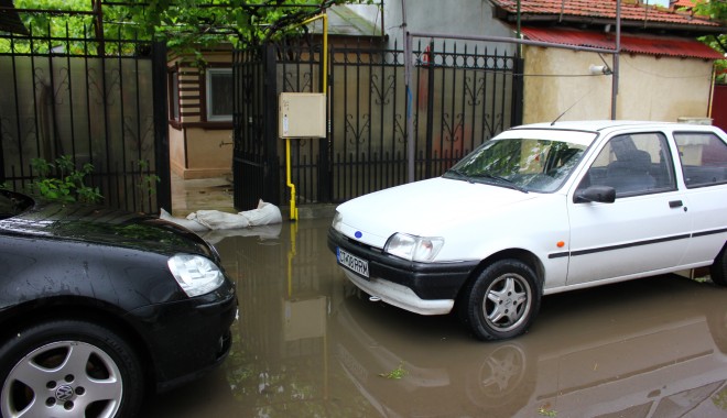 Rupere de nori la Constanța. Mai multe străzi din municipiu au fost inundate / Galerie foto - img0539-1401546545.jpg