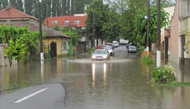 ATENȚIE, CONSTANȚA! Vine din nou POTOPUL! COD PORTOCALIU DE VIJELII și PLOI TORENȚIALE! - img09281403012980-1403165461.jpg