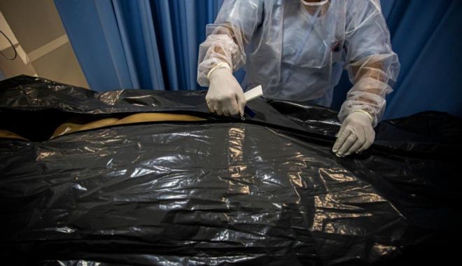 Fenomenul Lazăr! Declarat mort de echipajul de salvare după ce a suferit atac de cord la muncă, s-a trezit la viață în sacul mortuar