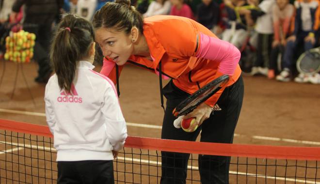 Tenis: Simona Halep și Horia Tecău s-au distrat cu 350 de copii, la Club Idu în Mamaia / Galerie foto - img1882-1417886367.jpg