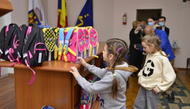 Voucherele educaţionale mai întârzie. Când vin banii de la stat pentru rechizite