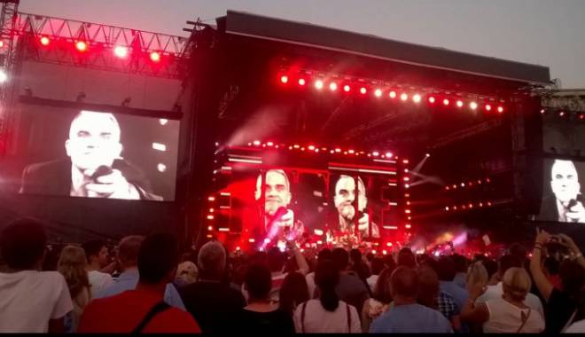 Robbie Williams, spectacol incendiar în România - img20150718wa001114005200-1437200636.jpg