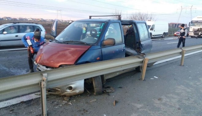 Accident grav pe autostradă. Un TIR și două autoturisme s-au ciocnit - img20171211wa000501125900-1512994494.jpg