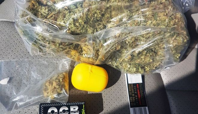CONSTANȚA. Peste 100 de grame de cannabis găsite cu ocazia unui control rutier - img20180502wa0021-1525269080.jpg