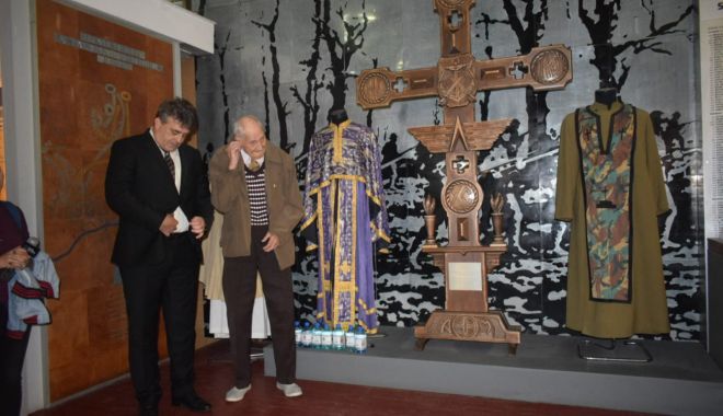 Galerie foto. Veteranul atlet Traian Petcu a donat o troiță Muzeului Militar Național 