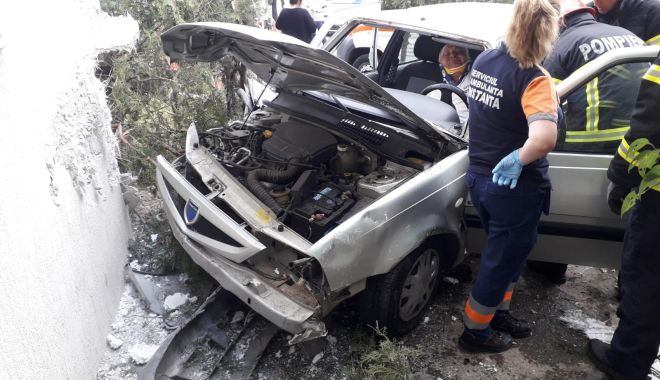 GRAV ACCIDENT LA CONSTANȚA. Un șofer BĂUT a intrat cu mașina într-un bloc, după ce a piedut controlul volanului - img20180601wa0004-1527836742.jpg