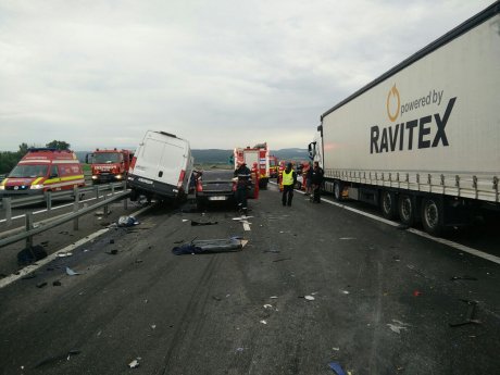 Accident cumplit provocat de o mașină pe contrasens. 4 morți și 3 răniți - img20180616wa001097155900-1529133826.jpg