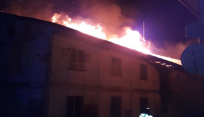Galerie foto. ALERTĂ LA POMPIERI! Incendiu violent la Cernavodă! - img20180827wa0011-1535397900.jpg