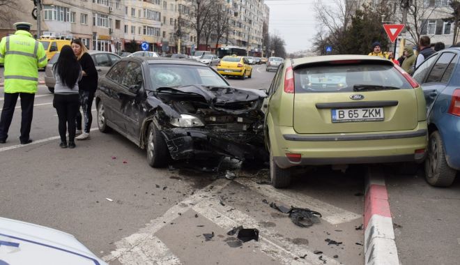 Galerie foto. Accident rutier la Constanța, din cauza neacordării de prioritate - img20190209wa0005-1549722661.jpg