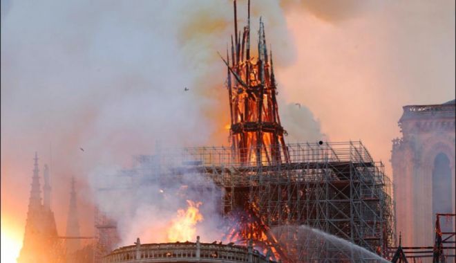 Imagini incredibile! Catedrala Notre-Dame din Paris arde ca o torță - img20190415wa0018-1555352762.jpg