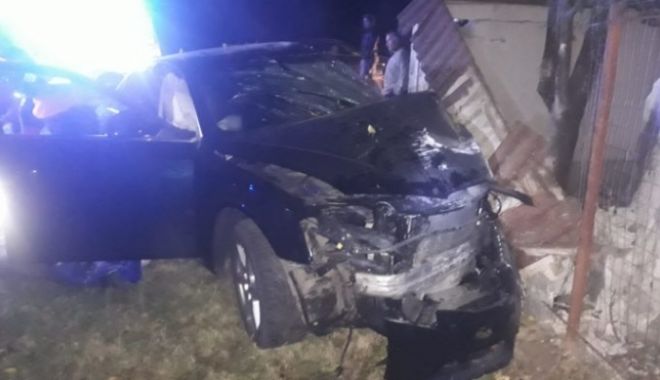 O fată de 24 de ani a murit după ce s-a izbit violent cu mașina de un gard - img20191028wa0000696x52279002300-1572270142.jpg