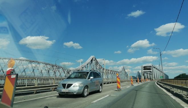 Trafic îngreunat pe A2. Se circulă pe o bandă din cauza lucrărilor de consolidare peste brațul Borcea