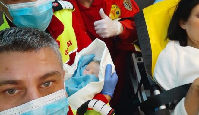 Se întâmplă la Constanța! Gemeni născuţi în locuri diferite: unul în ambulanţa SMURD, altul la spital. Mama nu ştia că aşteaptă doi copii
