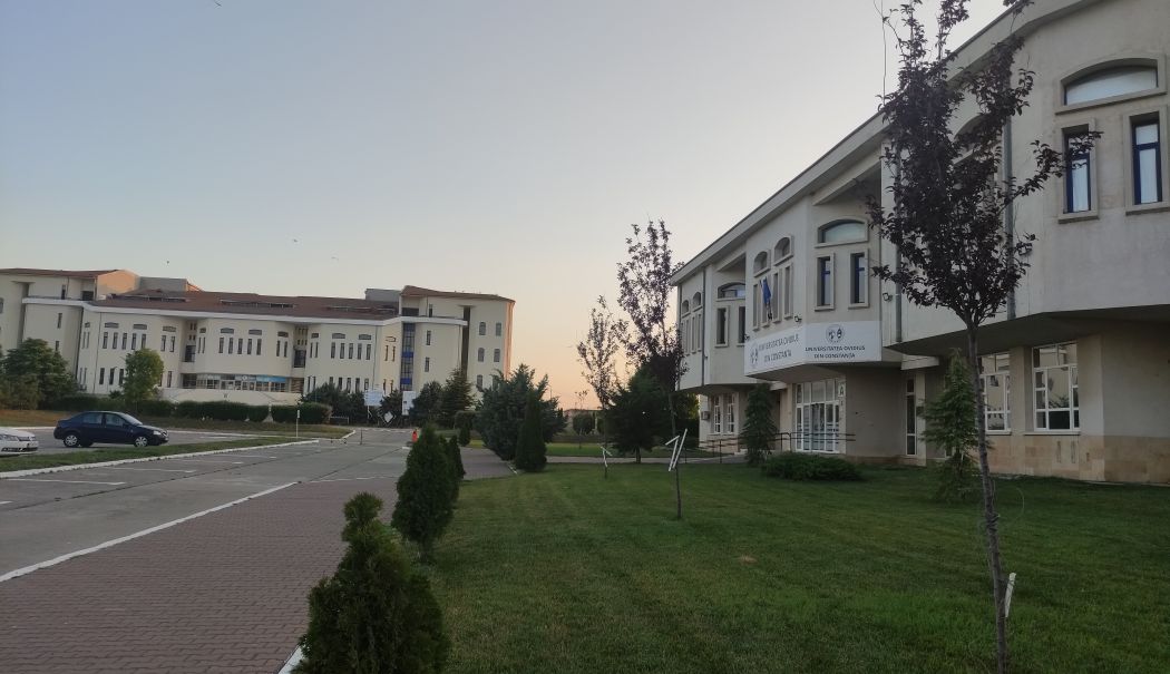 După un record de înscrieri, Universitatea „Ovidius” a mai rămas cu circa 2.000 de locuri pe toamnă - img20220704201410-1723031255.jpg