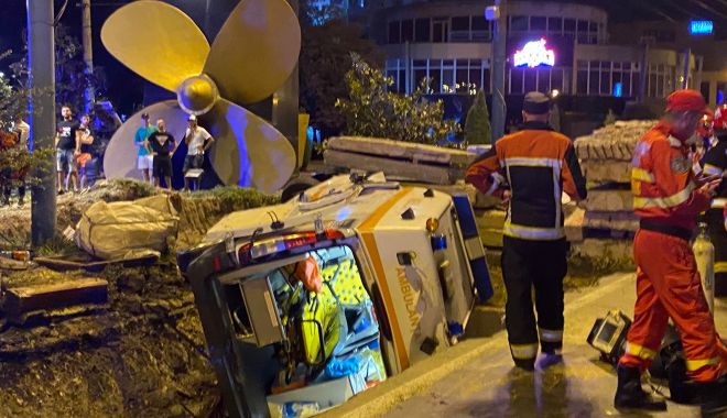 FOTO-VIDEO. Cum a avut loc accidentul de la Dacia, în care o ambulanță s-a răsturnat în șanț - img20220916wa0009-1663302366.jpg