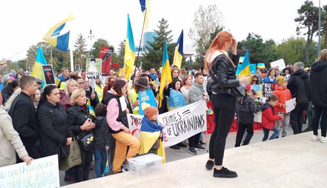 FOTO / PROTEST DE AMPLOARE LA CONSTANȚA, împotriva crimelor de război! Ucrainenii vor pace, vor să se reîntoarcă acasă! - img20221015wa0014-1665836146.jpg