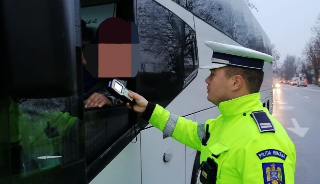 Amenzi date de poliţiştii rutieri, după o ACȚIUNE de VERIFICARE A TRANSPORTULUI PUBLIC DE PERSOANE - img20230113wa0012-1673613337.jpg