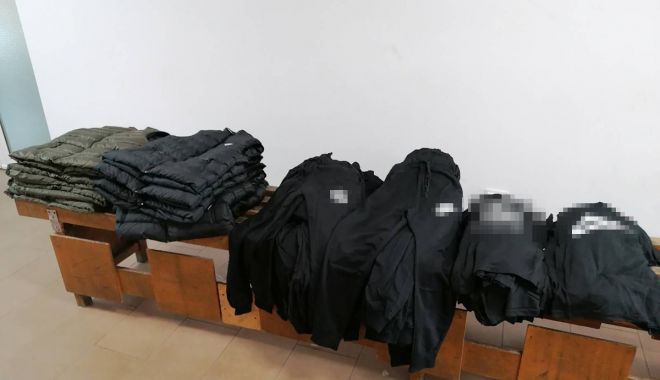 La un pas să cumpărăm iar haine contrafăcute! Iată ce au descoperit poliţiştii, la Vama Veche - img20230307wa0001-1678177596.jpg