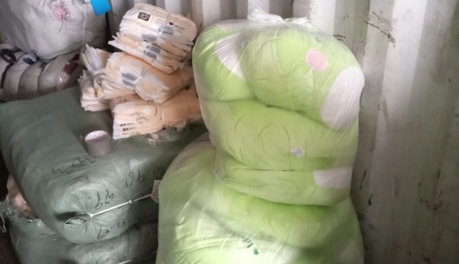 PRODUSE CONTRAFĂCUTE, DESCOPERITE LA CONSTANŢA! Valoarea lor trece de 400.000 lei - img20230309wa0006-1678358986.jpg