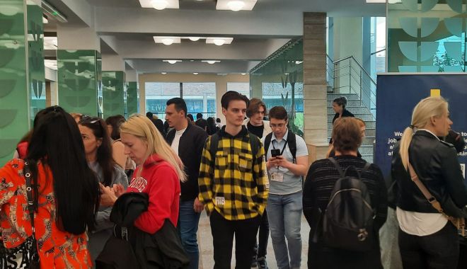 FOTO. Bursa locurilor de muncă, la Constanţa! Zeci de angajatori, peste 1000 de oferte de lucru, inclusiv pentru cei din Ucraina!
