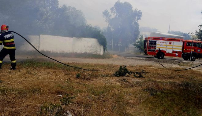 Incendiu devastator la Constanța! Pompierii luptă cu flăcările - img20230708wa0017-1688816596.jpg