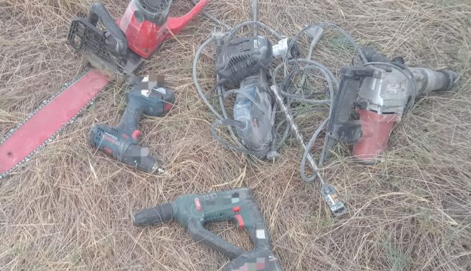 Un bărbat a rămas fără bunuri personale, după ce hoții i-au pătruns în curte